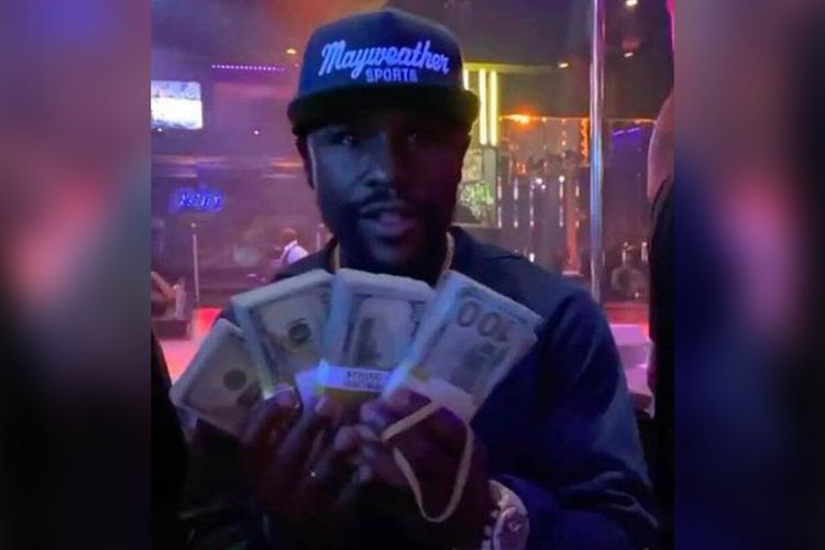 Rəqqasəyə 100 min dollar xərclədi – gecə klubunda