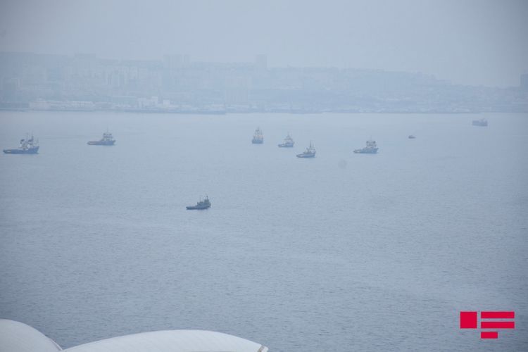 Azərbaycanda Vətən müharibəsi şəhidlərinin xatirəsi bir dəqiqəlik sükutla yad edildi - FOTOSESSİYA