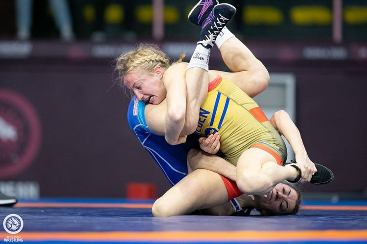 Manolova finalda məğlub oldu, Omelçenko bürünc qazandı