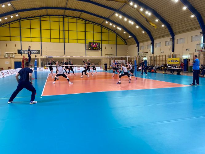 Voleybolçularımız lisenziya turnirinə qələbəsiz yollanır