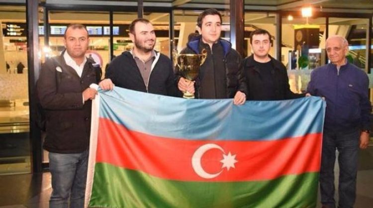 Yığmamızdan FİDE-yə açıq məktub: Rəcəbovu İddiaçılar Turnirinə qaytarın!