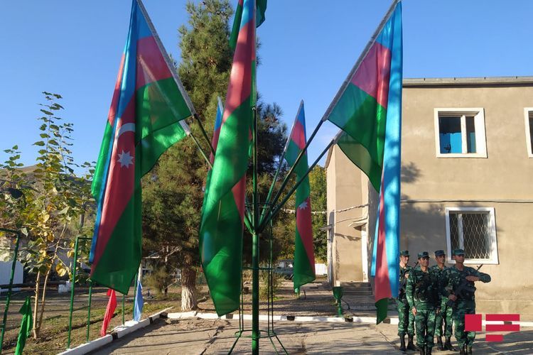 Zəngilan rayonu ərazisindəki beş sərhəd zastavası üzərində Azərbaycan bayrağı ucaldıldı - FOTOSESSİYA