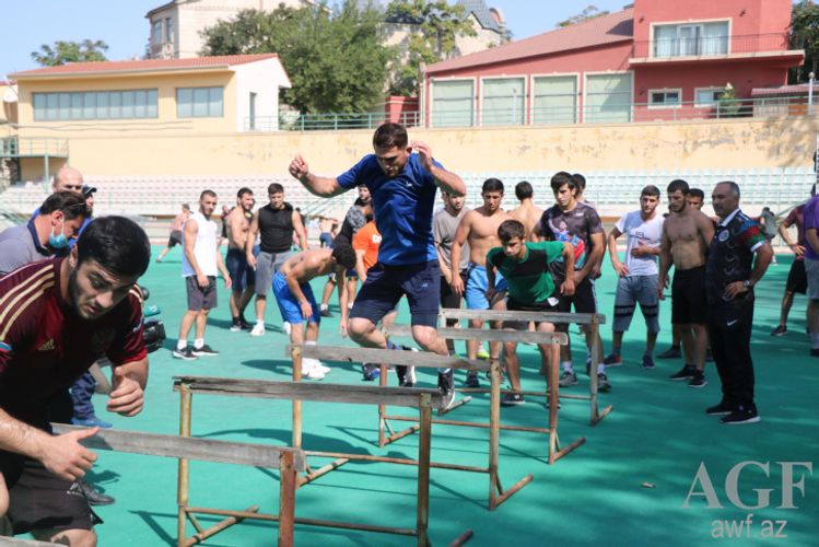 Dünya çempionatına hazırlığı davam etdirir - yığmalarımız