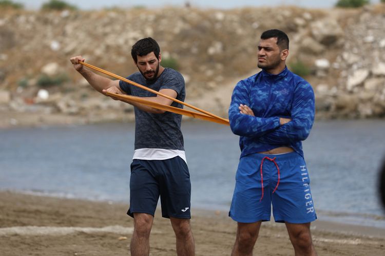 Açıq havada təlim-məşq toplanışı keçir - millimiz