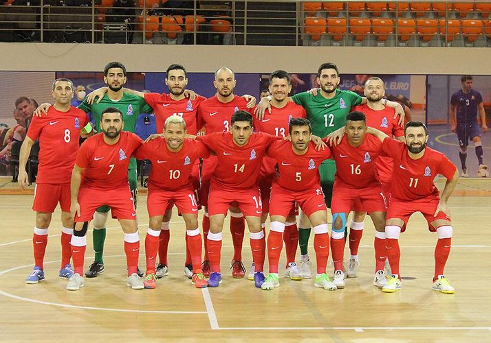 Slovakiya ilə oyun üçün heyətini açıqladı - yığmamız