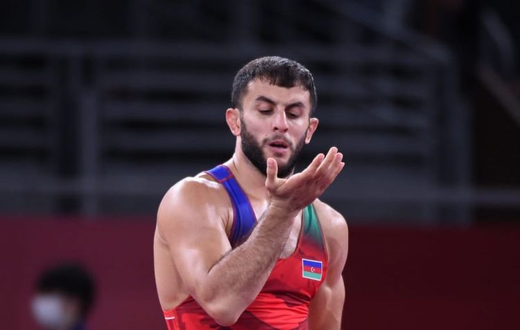 Güləşçimiz erməniyə yerini göstərdi - FOTOSESSİYA