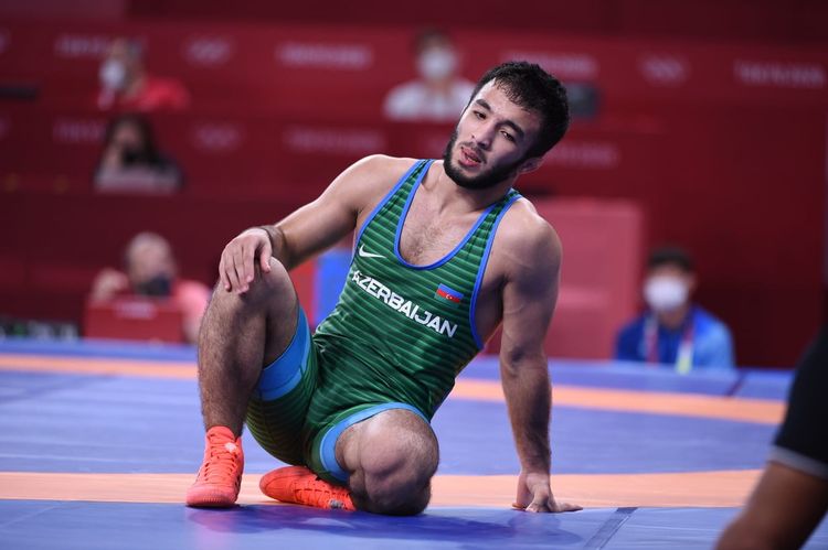 Güləşçimizdən bir qələbə, bir məğlubiyyət - FOTOSESSİYA