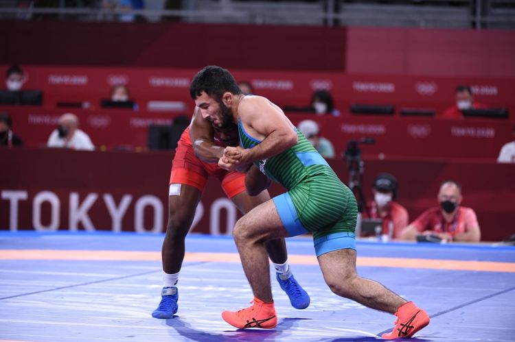 Güləşçimizdən bir qələbə, bir məğlubiyyət - FOTOSESSİYA