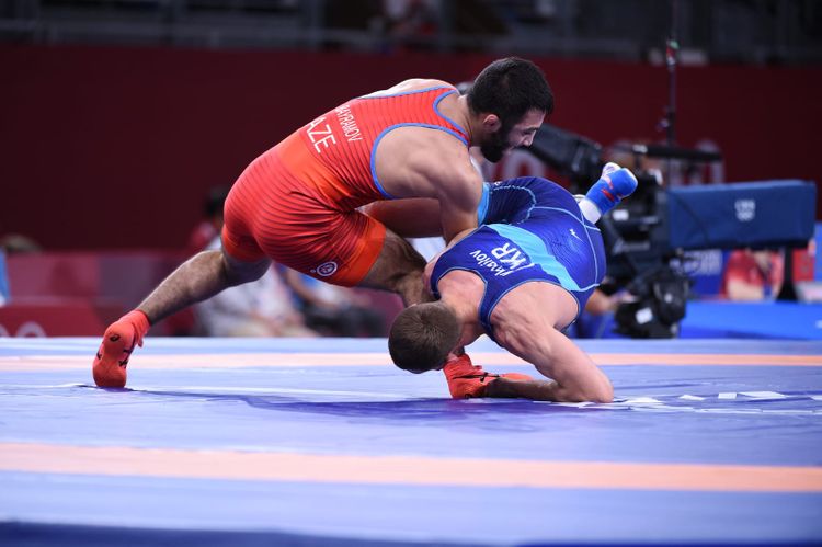 Güləşçimizdən bir qələbə, bir məğlubiyyət - FOTOSESSİYA