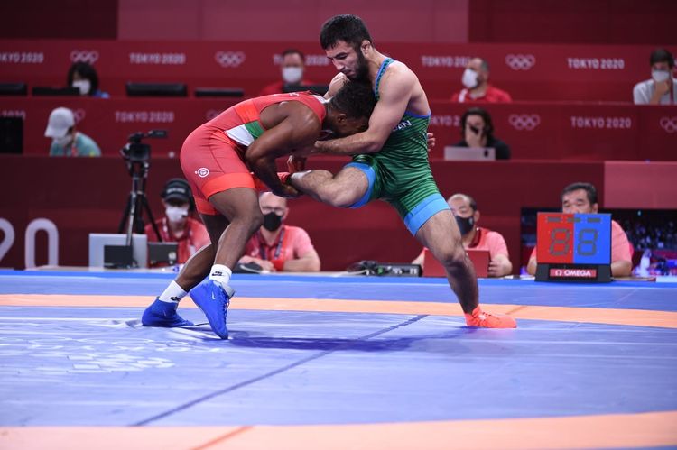 Güləşçimizdən bir qələbə, bir məğlubiyyət - FOTOSESSİYA