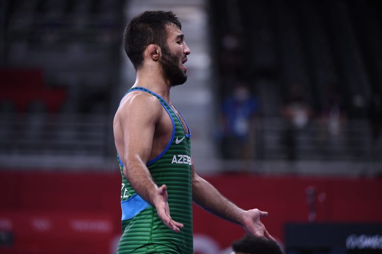 Güləşçimizdən bir qələbə, bir məğlubiyyət - FOTOSESSİYA