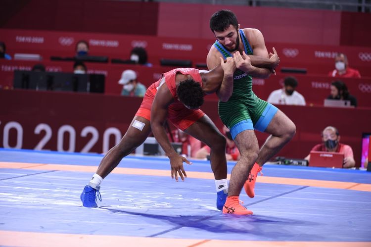 Güləşçimizdən bir qələbə, bir məğlubiyyət - FOTOSESSİYA