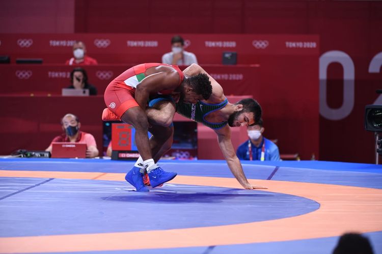 Güləşçimizdən bir qələbə, bir məğlubiyyət - FOTOSESSİYA