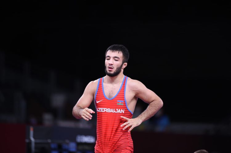 Güləşçimizdən bir qələbə, bir məğlubiyyət - FOTOSESSİYA