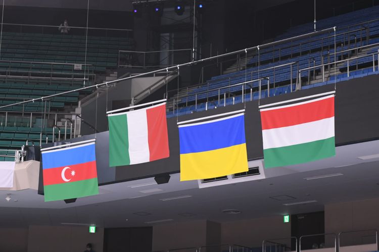 Rafael Ağayev fəxri kürsüdə - FOTOSESSİYA