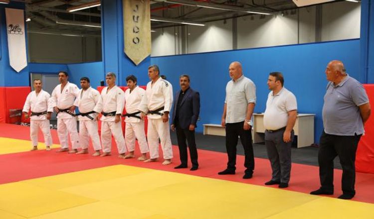 Ruslan Maşurenko vidalaşdı, yeni məşqçilər heyəti komandaya təqdim olundu - FOTOSESSİYA