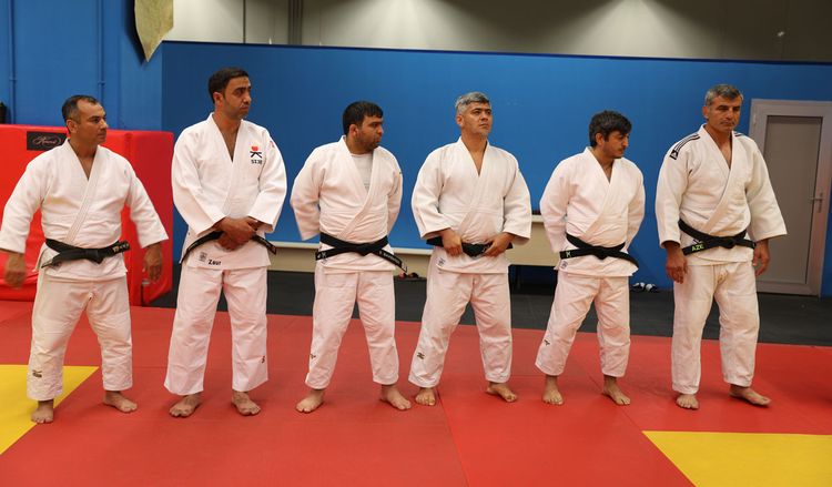 Ruslan Maşurenko vidalaşdı, yeni məşqçilər heyəti komandaya təqdim olundu - FOTOSESSİYA