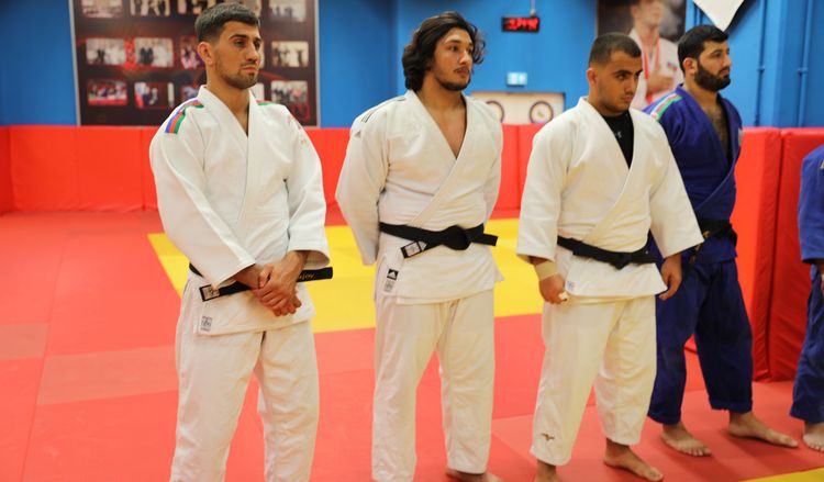 Ruslan Maşurenko vidalaşdı, yeni məşqçilər heyəti komandaya təqdim olundu - FOTOSESSİYA