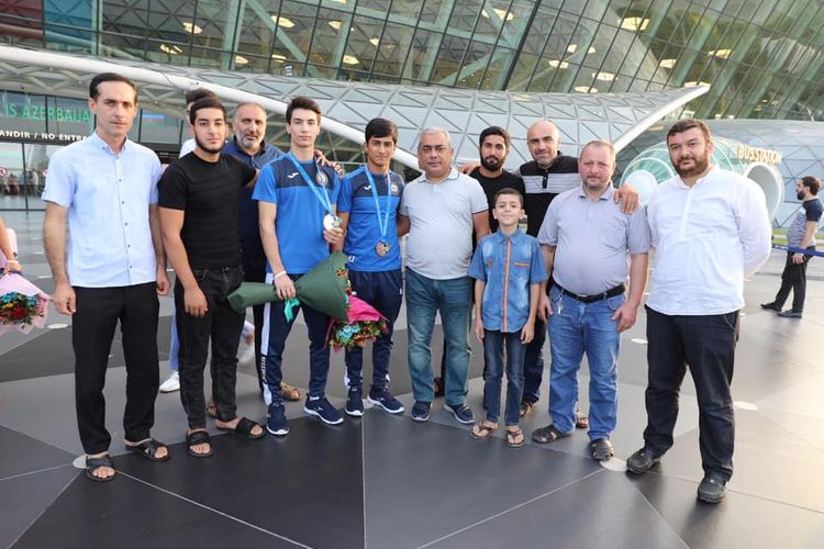 Riqada uğura imza atan cüdoçularımız Bakıya döndü - FOTOSESSİYA