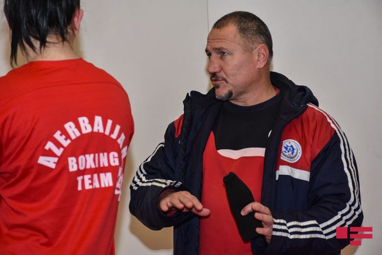Umar Kremlyov azərbaycanlı boksçularla görüşdü - FOTOSESSİYA
