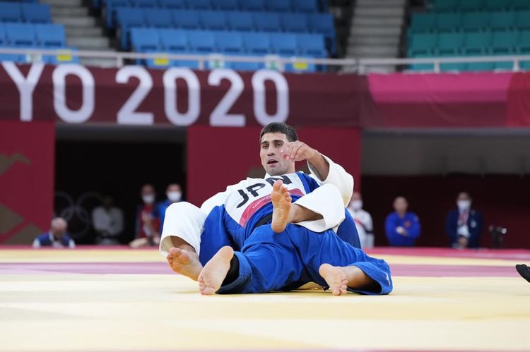 Rüstəmin 2 qələbəsinin və 1 məğlubiyyətinin - FOTOSESSİYAsı