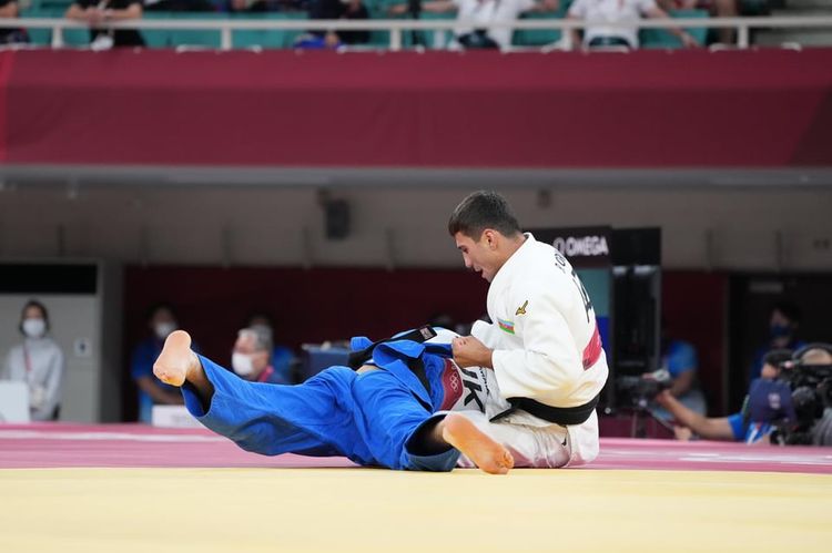 Rüstəmin 2 qələbəsinin və 1 məğlubiyyətinin - FOTOSESSİYAsı