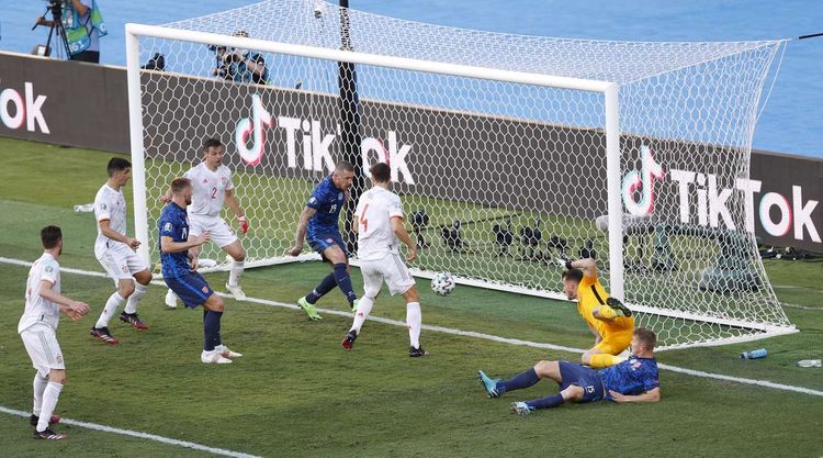 İspaniyadan darmadağın, Polşadan vida - AVRO-2020