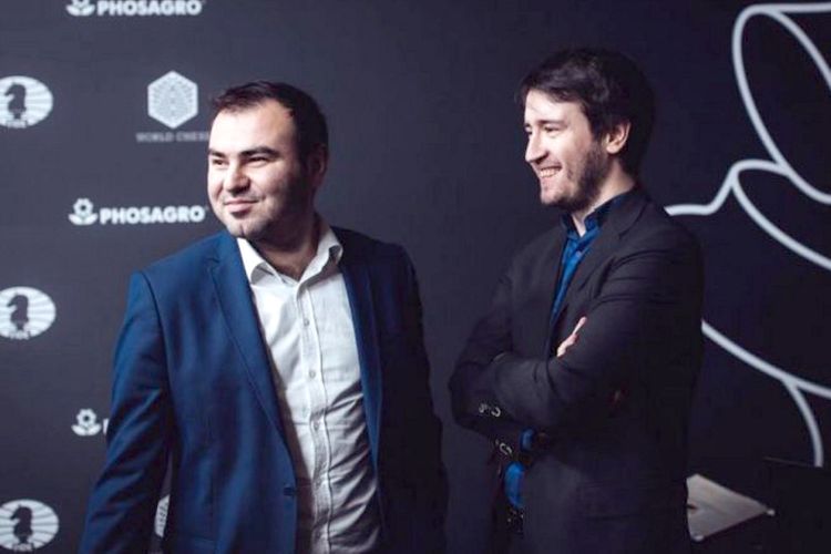 Məmmədyarov irəlilədi, Rəcəbov mövqeyini qorudu - FİDE reytinqində