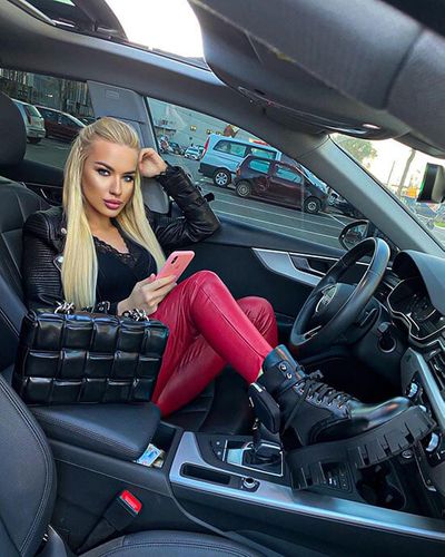 “Mənə onu yoldan çıxarıb, bunu videoya çəkməli olduğumu dedi” - FOTOSESSİYA