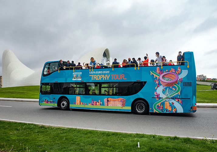 AVRO-2020-nin kubokunun Bakı gəzintisi davam edir - FOTOSESSİYA