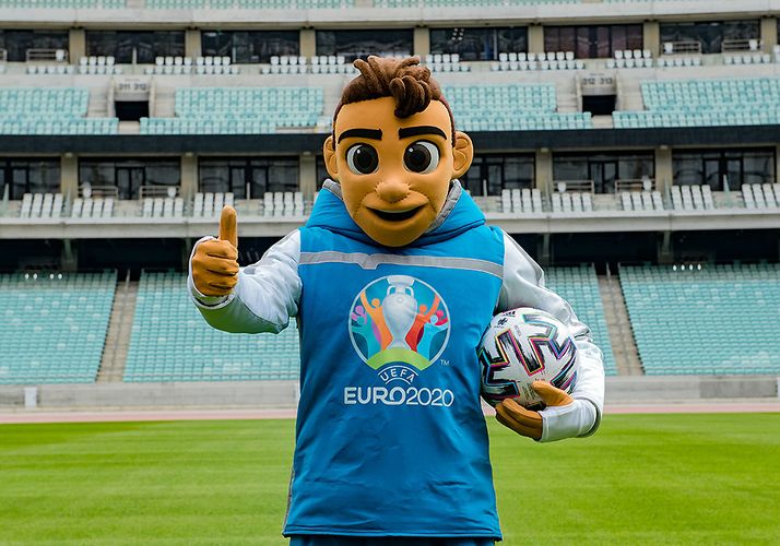 AVRO-2020-nin kubokunun Bakı gəzintisi davam edir - FOTOSESSİYA