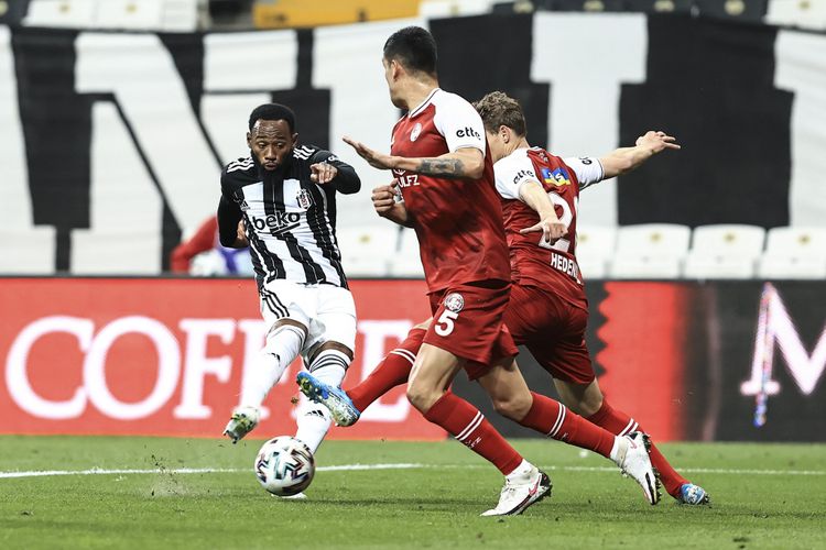 “Beşiktaş”la “Fənərbaxça” uduzdu, “Qalatasaray” qələbə qazandı – çempionluq son tura qaldı