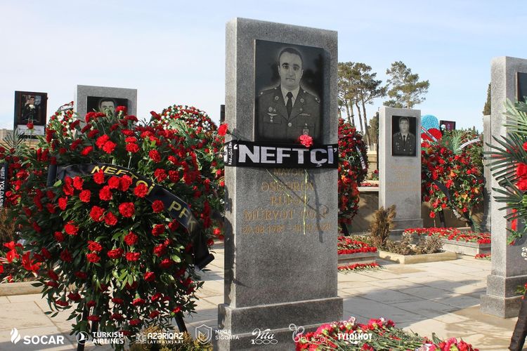 Şəhid olan azarkeşlərini ziyarət etdi – “Neftçi”