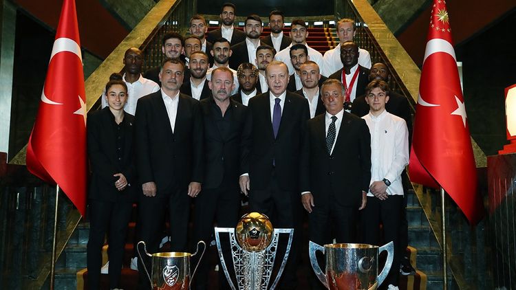“Beşiktaş”ı qəbul etdi - Ərdoğan