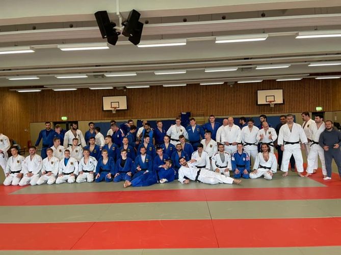 Yığmamız Olimpiadaya Hennefdə hazırlaşır - FOTOSESSİYA