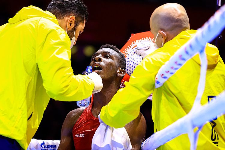 Alfonso Dominqes fəxri kürsünün ən yüksək pilləsində - FOTOSESSİYA