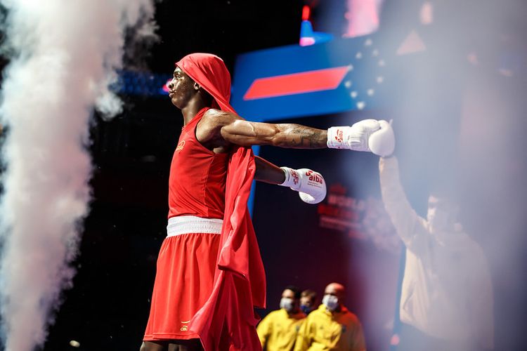 Alfonso Dominqes fəxri kürsünün ən yüksək pilləsində - FOTOSESSİYA