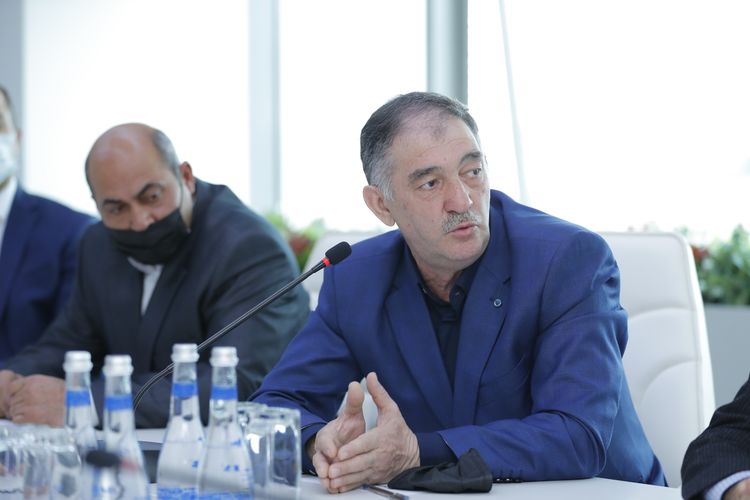 Azərbaycan Boks Federasiyasının prezidenti məşqçilərlə görüşdü - FOTOSESSİYA