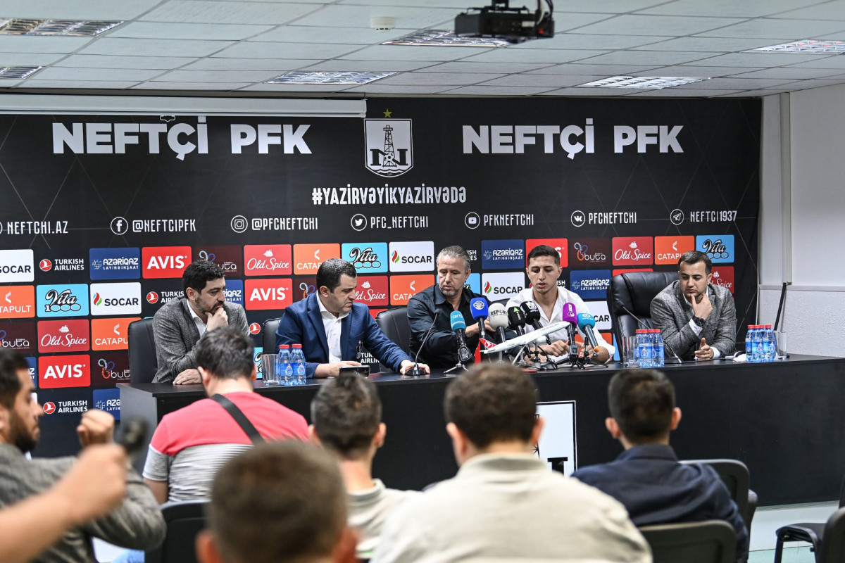 “Neftçi” rəsmisi: “Bəzi futbolçularla ilkin razılaşmalar var” 