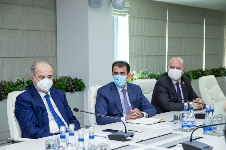 Sahil Babayev Avropa çempionatında yüksək nəticə göstərən boksçularla görüşdü - FOTOSESSİYA