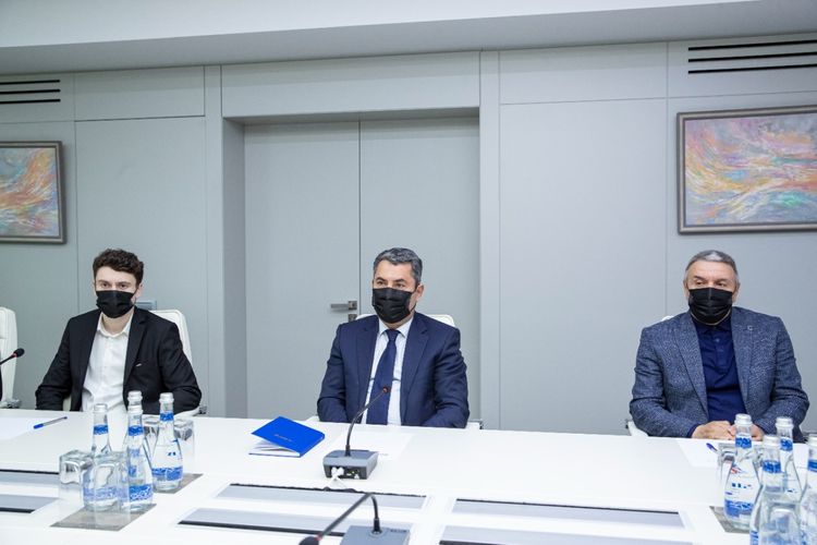 Sahil Babayev Avropa çempionatında yüksək nəticə göstərən boksçularla görüşdü - FOTOSESSİYA