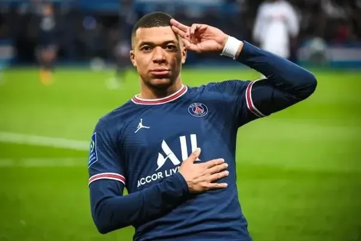 PSJ Mbappe üçün təklif gözləyəcək 