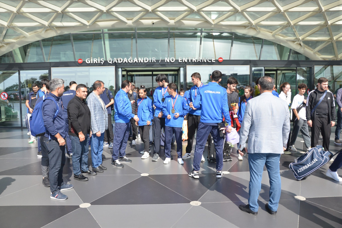 Tiranada uğur qazanan taekvondoçularımız Bakıya qayıtdı - FOTOLENT 