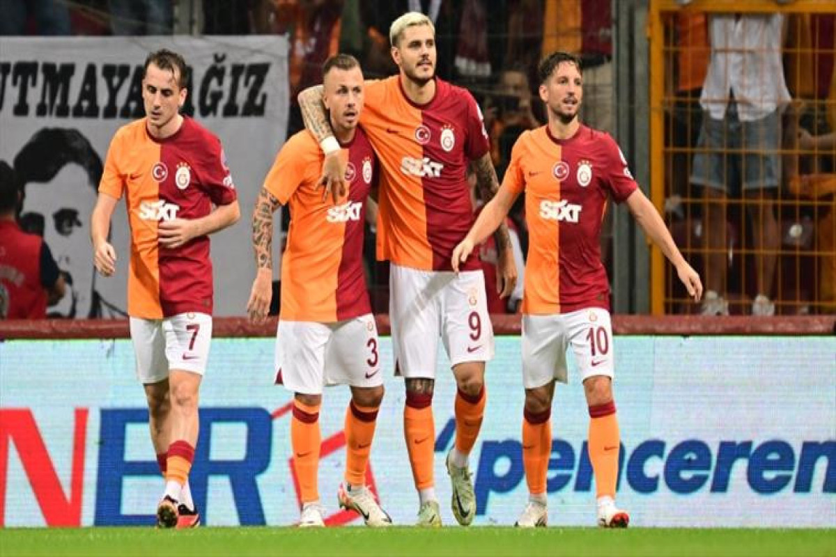 “Qalatasaray” İkardinin qolları ilə sevindi  