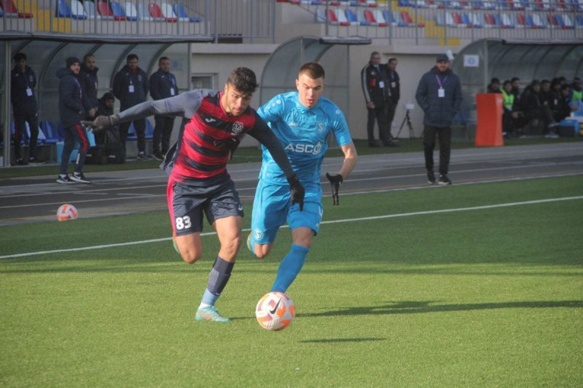 “Qarabağ”ın futbolçusu “Kəpəz”ə gedir 