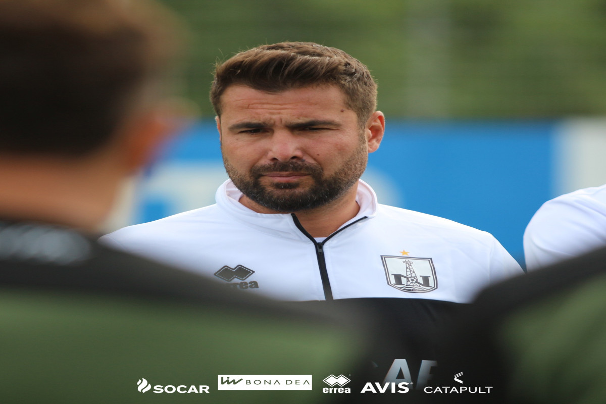 Adrian Mutu "Neftçi" ilə ilk məşqdə - FOTOSESSİYA 