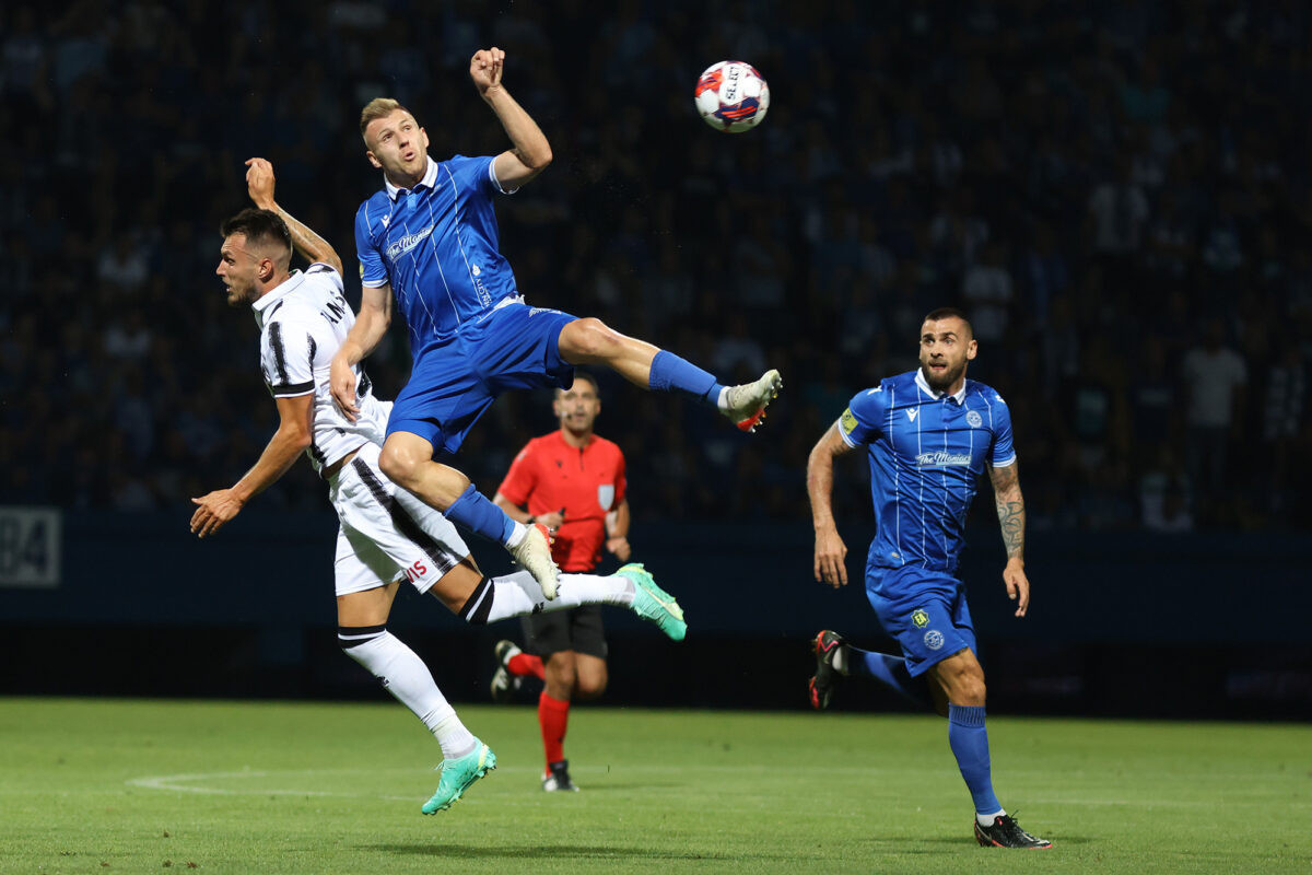 “Neftçi” irəlilədi, “Qarabağ” mövqeyini qorudu 