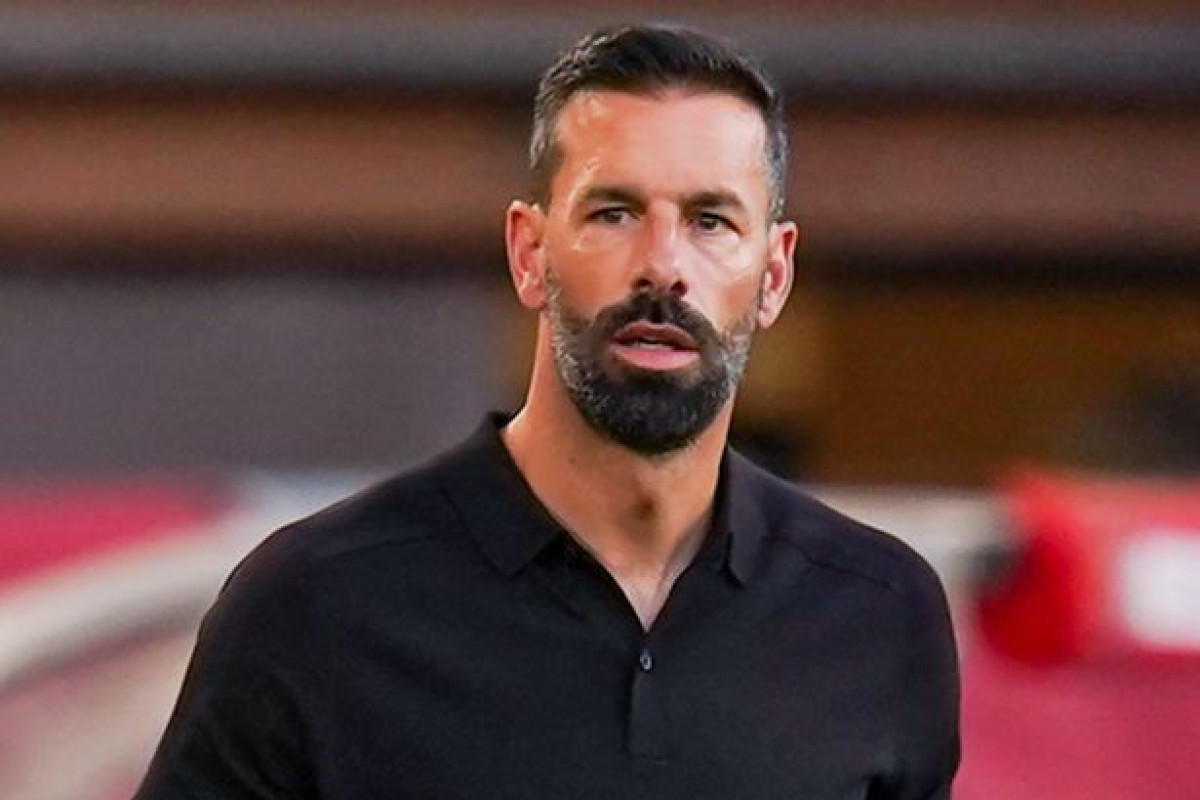 Van Nistelroy istefa verdi 