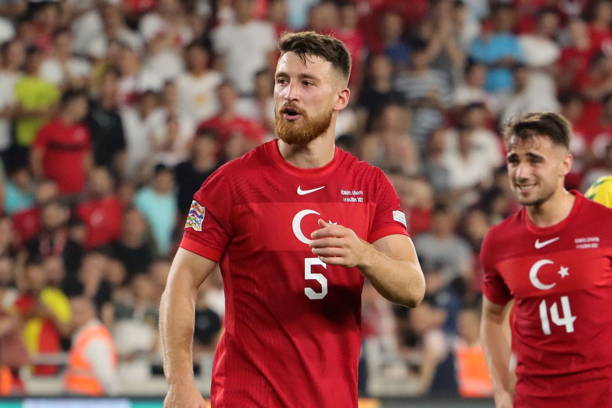 Millinin futbolçusunun evində yanğın 