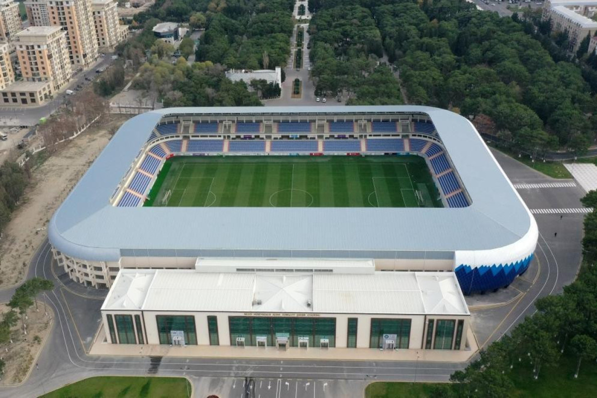 Dövlət başçısı Sumqayıt şəhər stadionunda yaradılan şəraitlə tanış olub - FOTO  - YENİLƏNİB 